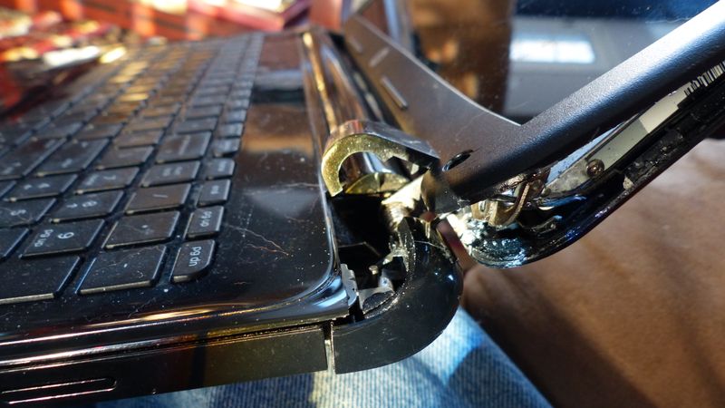 Laptop Hinge Repair Cloverdale
